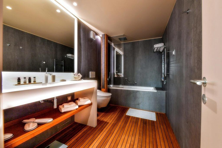 Bathroom 5, Hydrama Grand Hotel, East Macedonia and Thrace