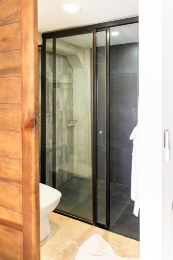 Bathroom 4, Sunday Hotel 52, Playa del Carmen, Cozumel