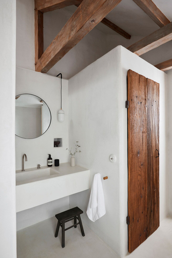 Bathroom 5, La Maison de Pommard, Côte-d'Or