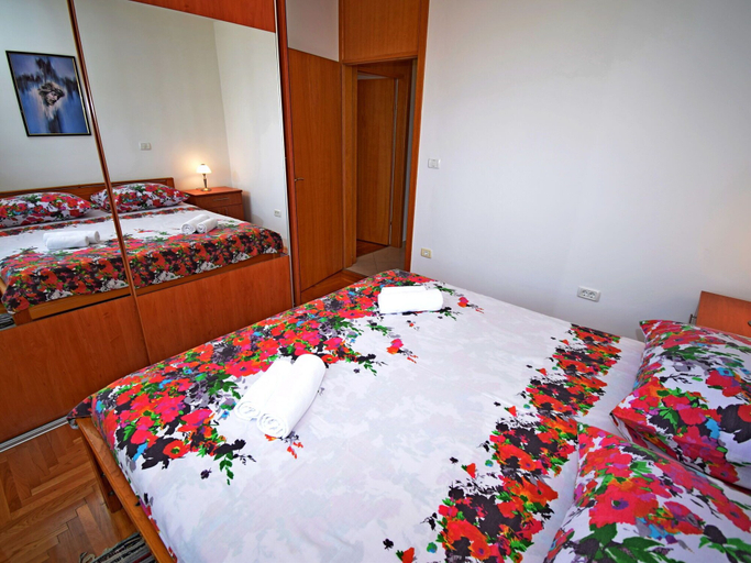 Bedroom 3, Spacious Apartment in Zadar With Balcony, Zadar