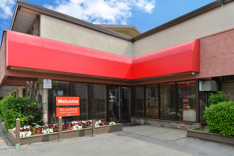 Exterior & Views 2, Econo Lodge Motel Village, Division No. 6