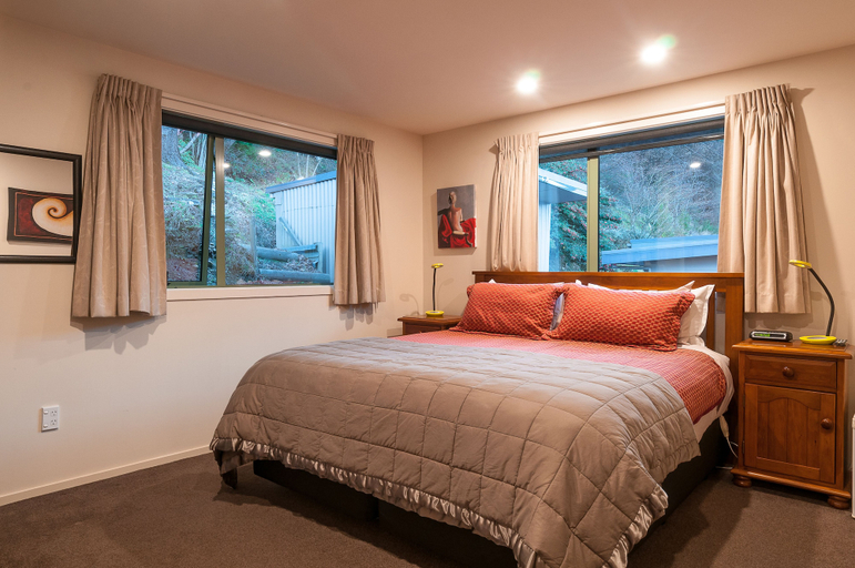 Bedroom 2, Coronet View Apartments, Queenstown-Lakes