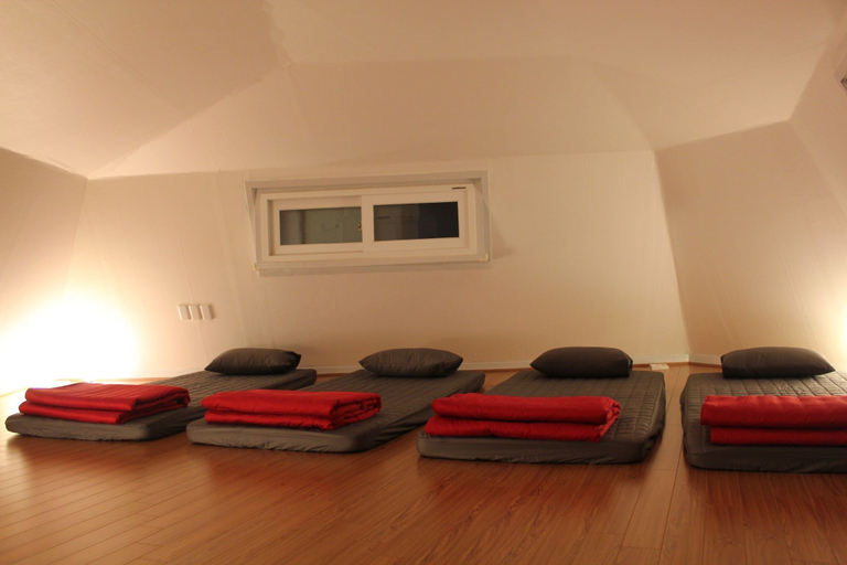Bedroom 3, B my guesthouse - Hostel, Jung