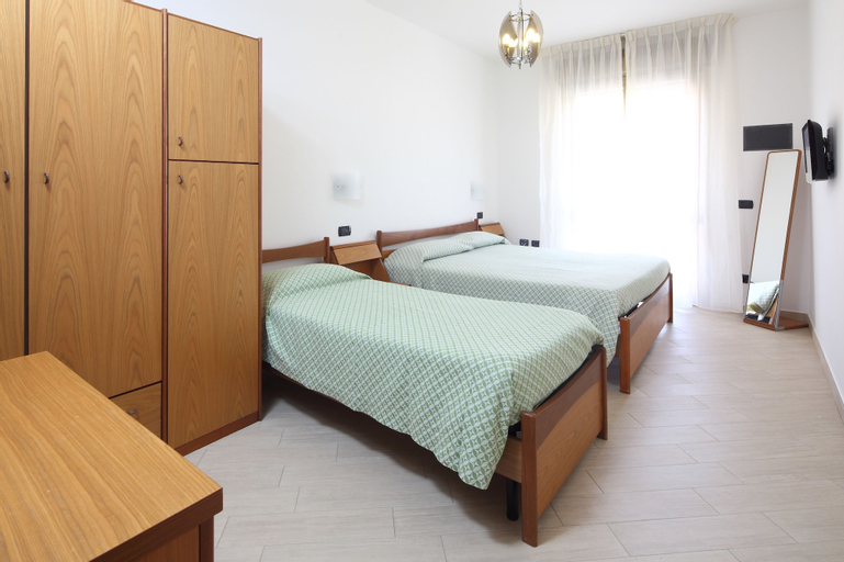 Bedroom 3, Residence Kriss, La Spezia