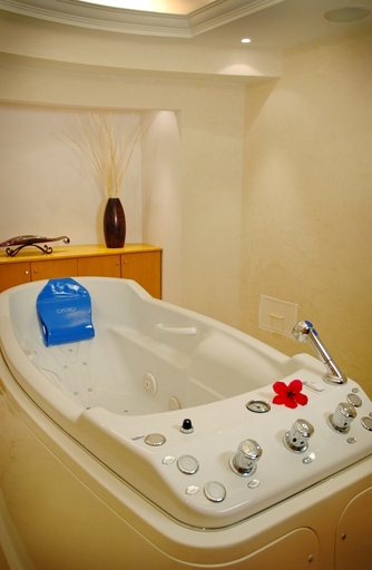 Bathroom 4, Occidental Tucancún All Inclusive, Benito Juárez