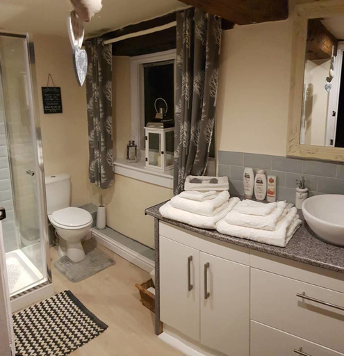 Bathroom 3, 17th Century Watermill, Worcestershire