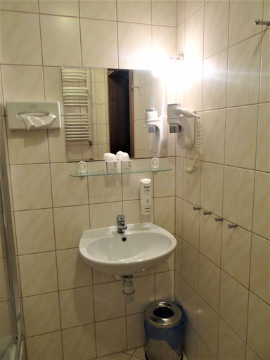 Bathroom 4, Hotel Grot, Malbork