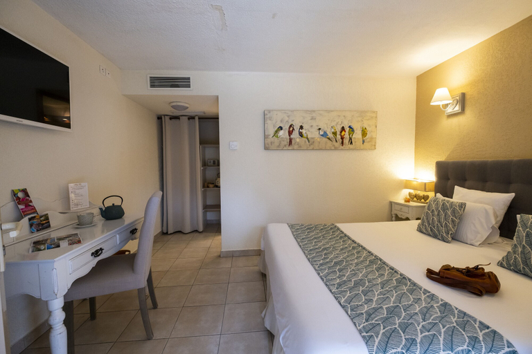 Bedroom 4, Hotel le Belvedere, Tarn-et-Garonne