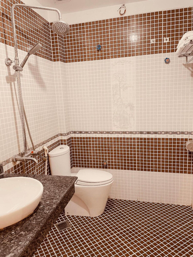 Bathroom 5, Titanic Hotel, Từ Liêm
