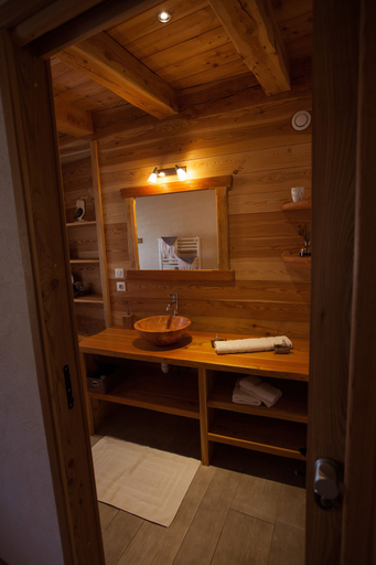 Bathroom 5, Le Bacchu Ber, Hautes-Alpes