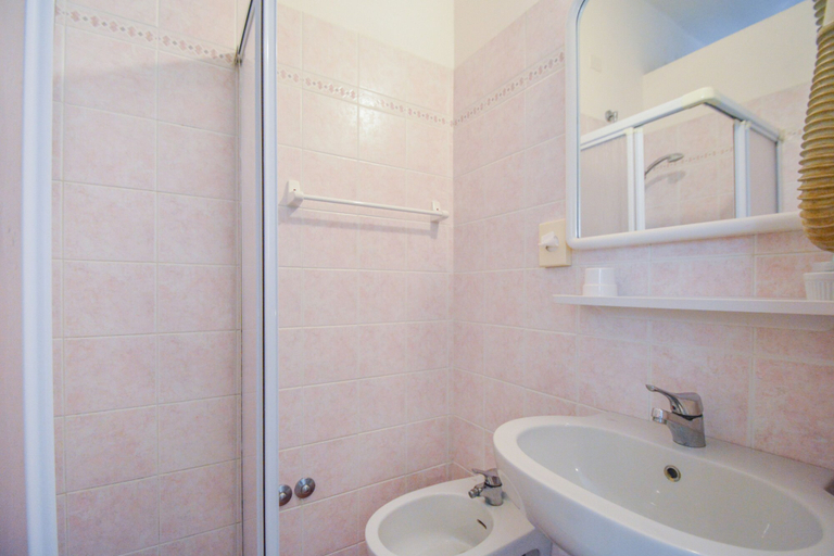 Bathroom 5, Hotel Mirabella, Rimini