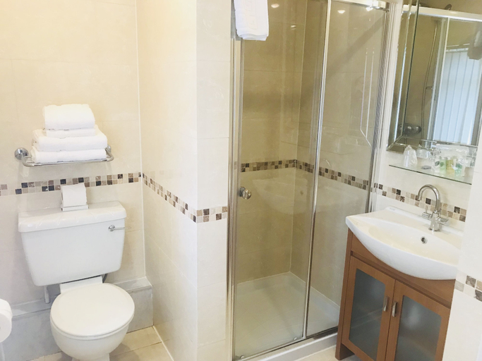 Bathroom 3, The Waterfront Hotel & Bistro, Dumfries and Galloway
