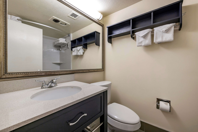 Bathroom 4, Best Western Plus Thousand Oaks Inn, Ventura