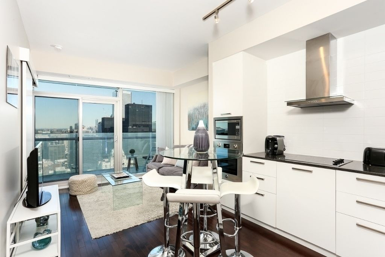 Others 5, Platinum Suites - Modern Luxury High Rise Condo, Toronto