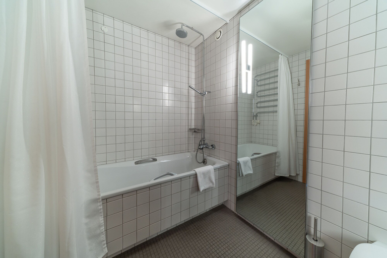 Bathroom 3, Hótel Ísafjörður, Ísafjarðarbær