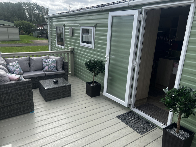Others 4, Relaxing and Quiet Holiday Cabin, Sleeps 4, Northamptonshire