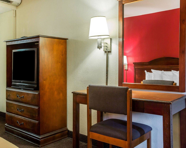 Bedroom 3, Econo Lodge Atlanta College Park, Fulton