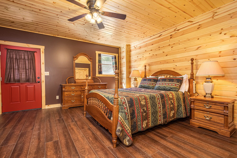 Bedroom 2, Finally Settled, Garrett