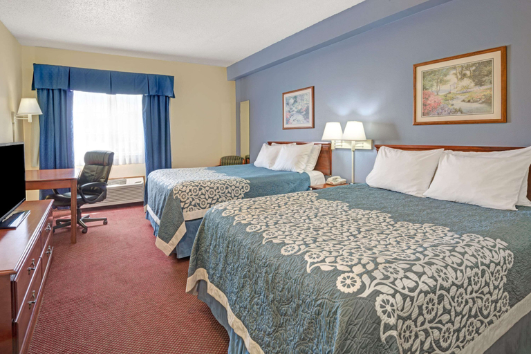 Bedroom 3, Days Inn by Wyndham Laramie, Albany