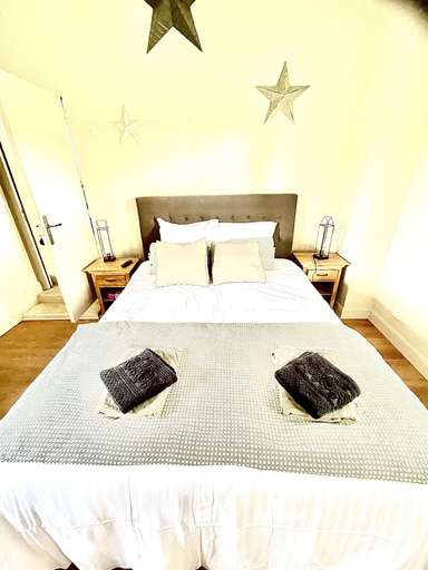 Bedroom 3, Le Paddock, Oise
