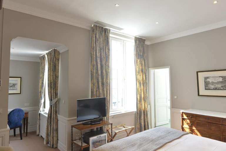 Bedroom 4, Hôtel de Londres, Seine-et-Marne