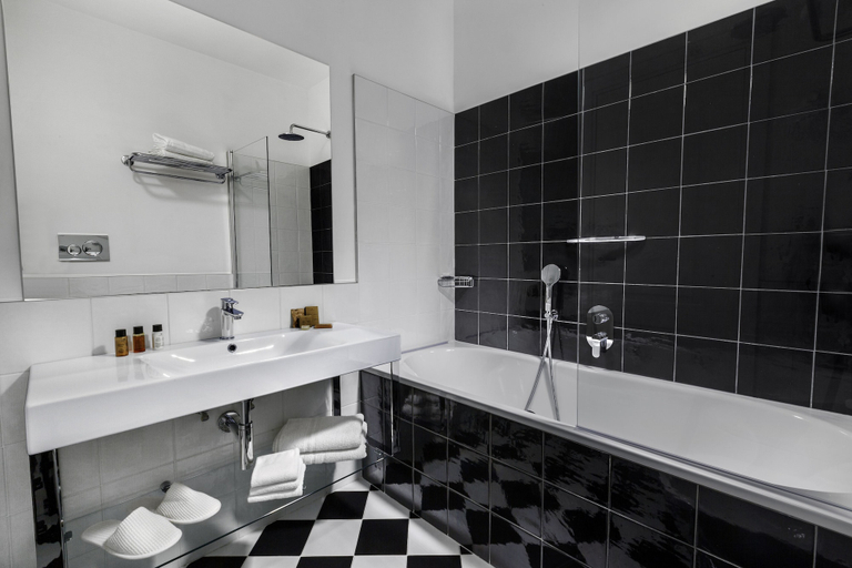 Bathroom 4, Maison Iovino Luxury Rooms, Napoli