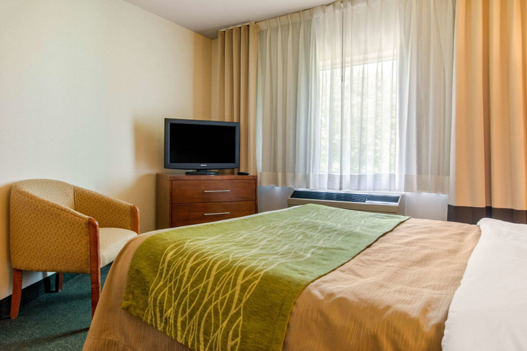 Bedroom 3, Comfort Inn & Suites Shawinigan, Le Centre-de-la-Mauricie