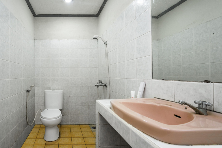 Bathroom 3, OYO 1989 Hotel Pelangi Harapan, Kutai Kartanegara