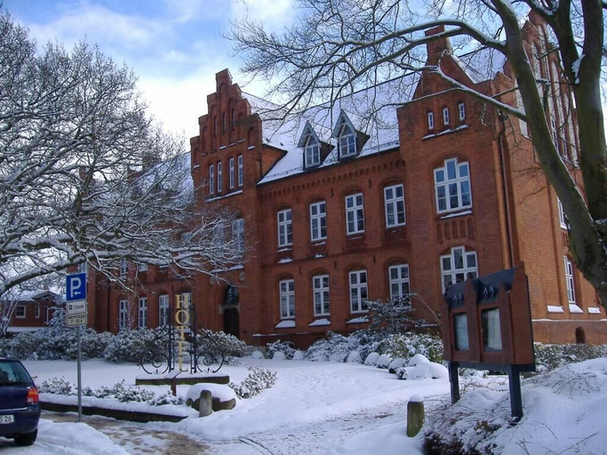 Exterior & Views 2, Genießer Hotel Altes Gymnasium, Nordfriesland