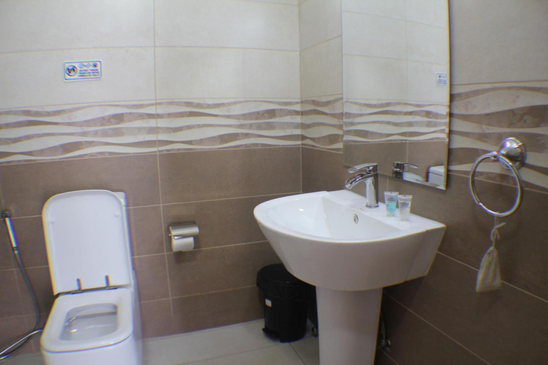 Bathroom 5, Murex Plaza Hotel & Suites, Greater Monrovia
