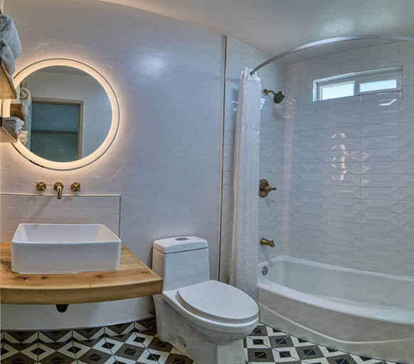 Bathroom 4, Ramona Valley Inn, San Diego