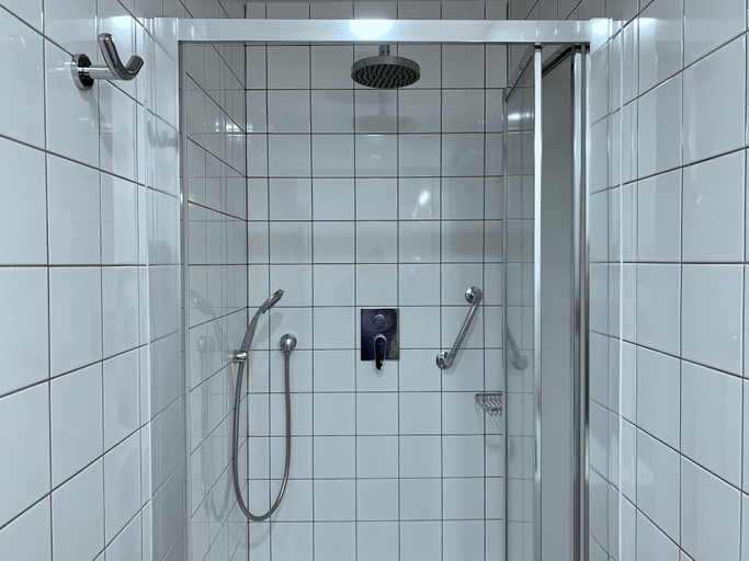 Bathroom 4, Marienbad Apartment, Cheb