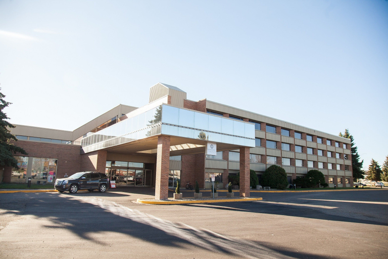 Exterior & Views 2, Medicine Hat Lodge, Division No. 1