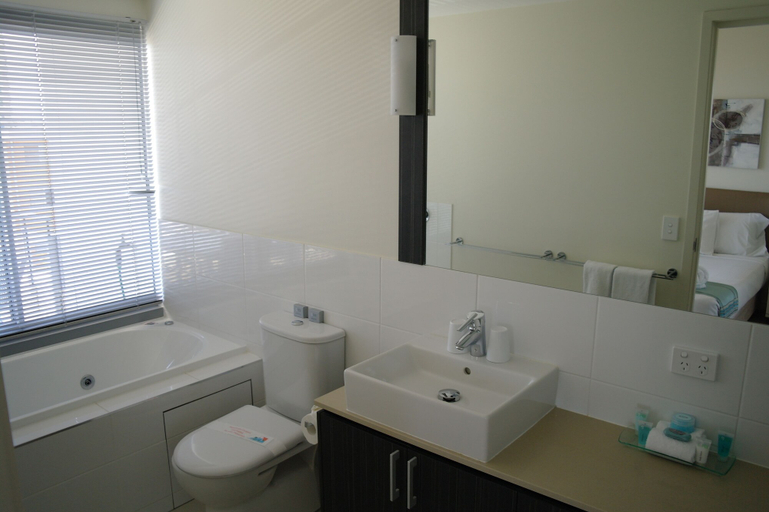 Bathroom 5, Monaco, Caloundra - Caloundra S.
