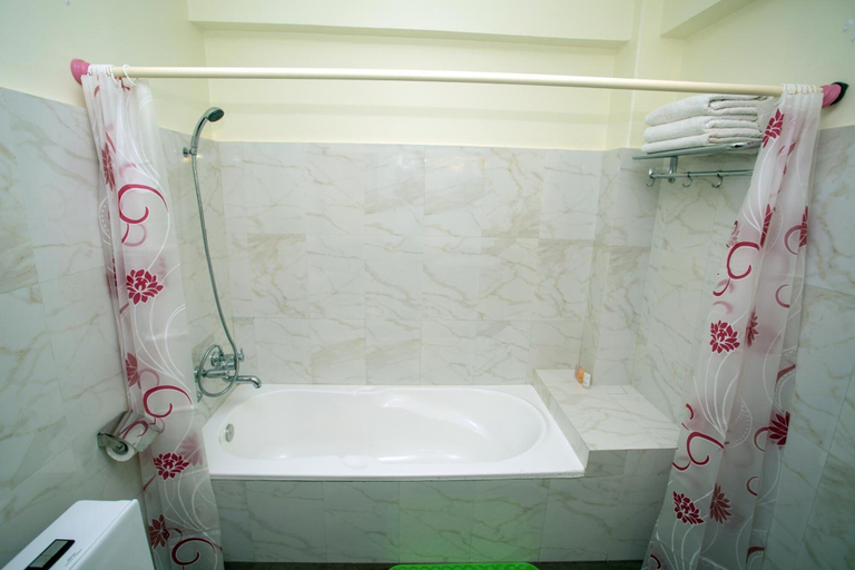 Bathroom 4, Hotel Spring, Gandaki