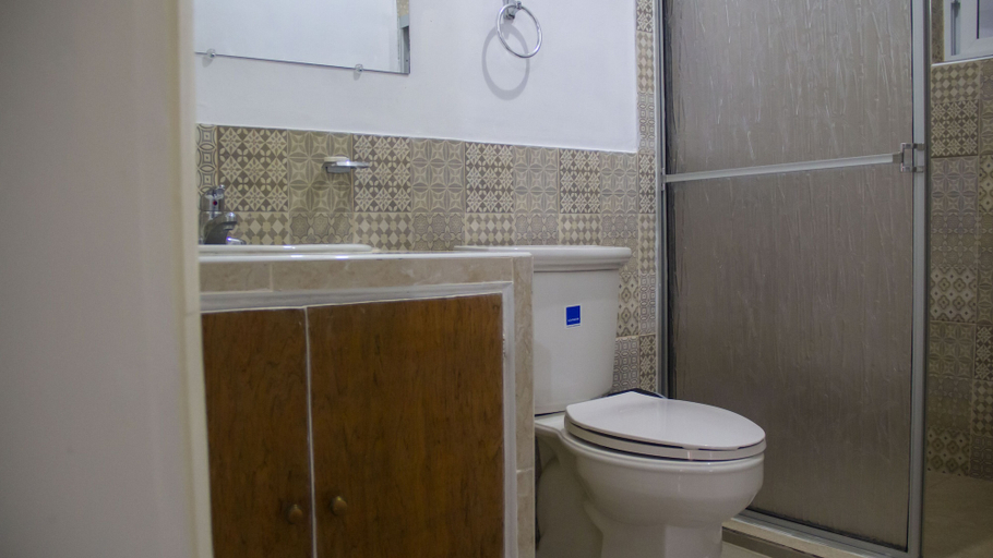 Bathroom 3, Cuckoo's Place