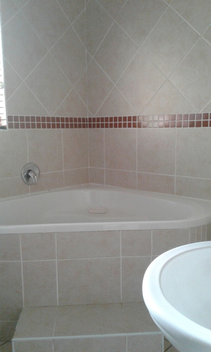 Bathroom 4, Amani Guest Lodge, Nelson Mandela Bay