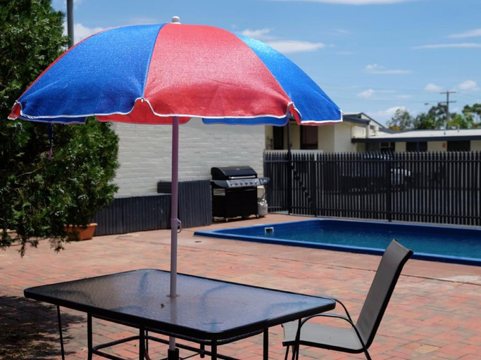 Sport & Beauty 2, Pioneer Station Motor Inn, Swan Hill - Central