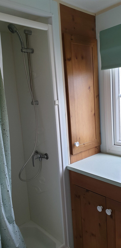 Bathroom 5, Les Pommes de Pin, Charente-Maritime
