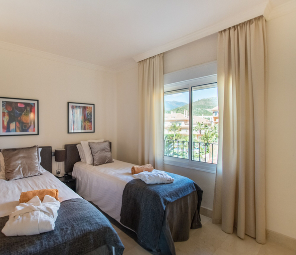 Bedroom 4, Aloha Hill Club Golf & Spa Apartments, Málaga