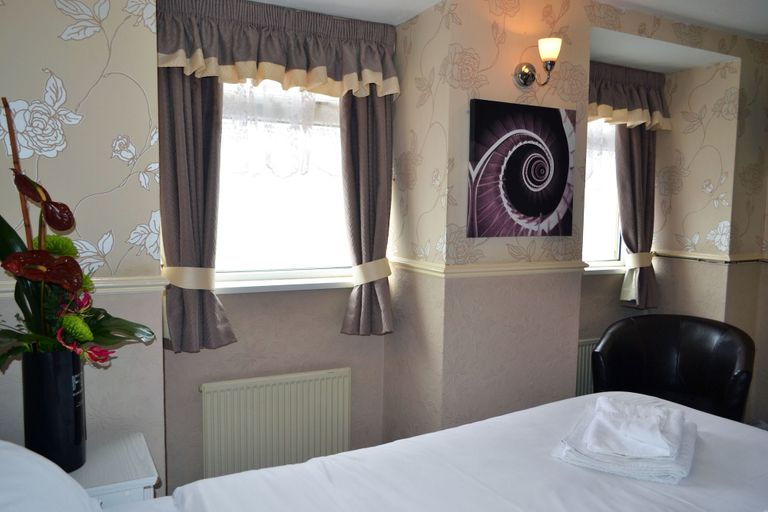 Bedroom 3, Lyndene Hotel, Blackpool