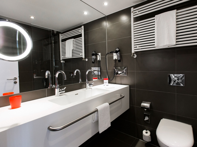 Bathroom 5, Dormero Hotel Hannover, Region Hannover