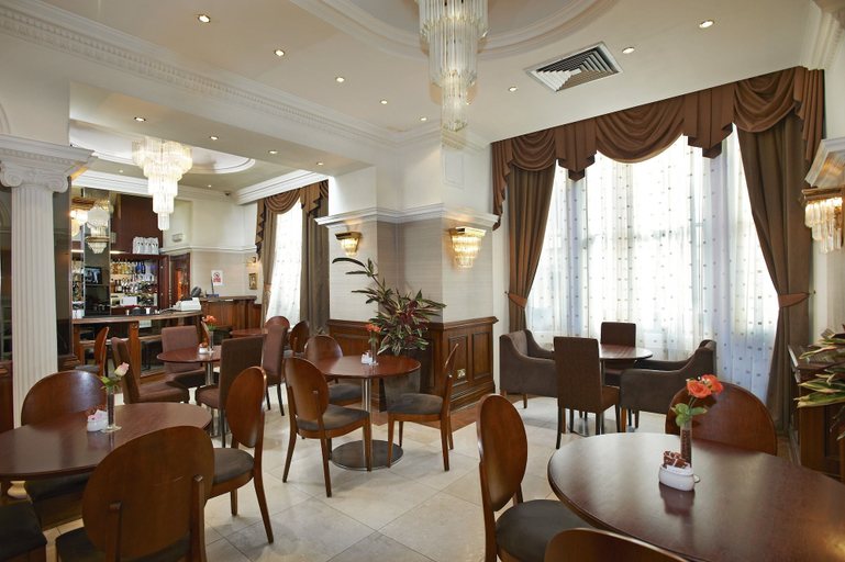 Food & Drinks 5, Royal Eagle Hotel, London