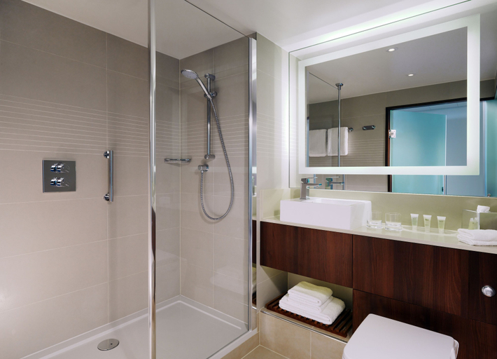 Bathroom 4, Courtyard by Marriott Gdynia Waterfront, Gdynia