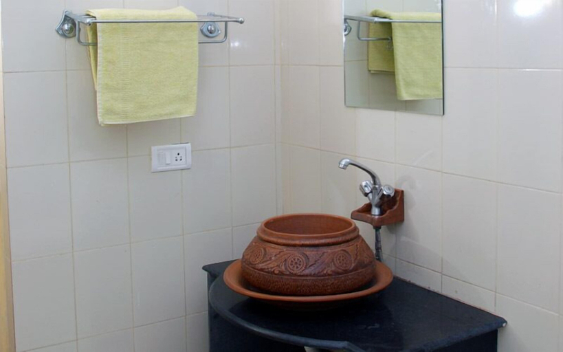 Bathroom 3, The Verda Express, North Goa