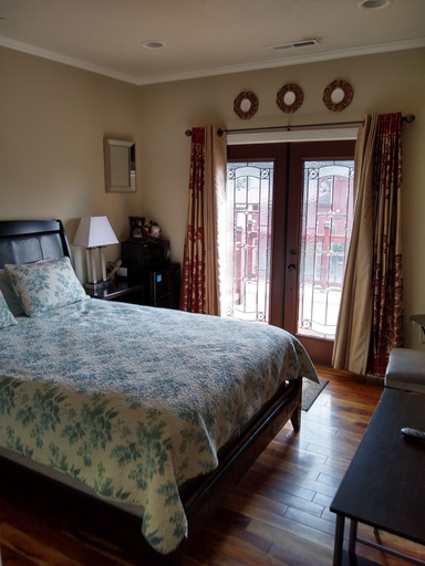 Bedroom 2, Holiday Motel, Deschutes