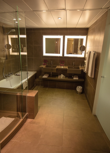 Bathroom 5, Accra City Hotel, Accra