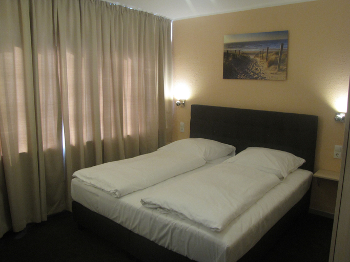 Bedroom 4, Milano Hotel, Hamburg