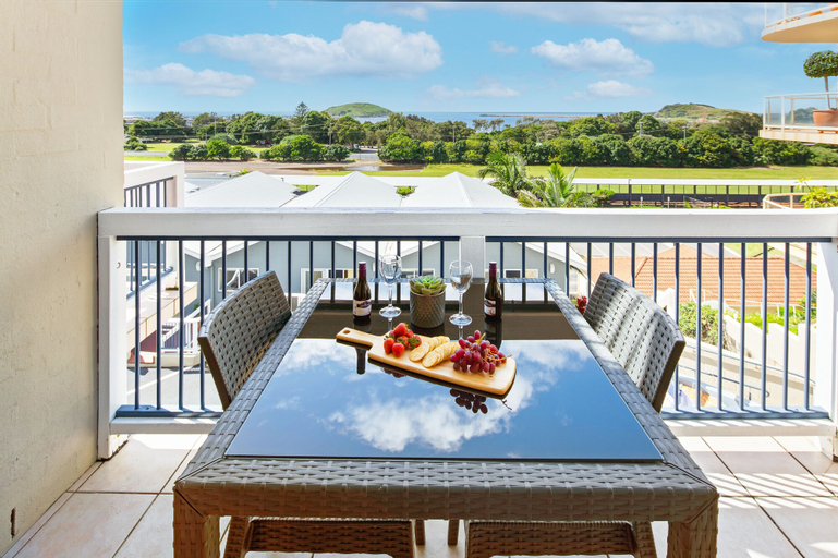 Exterior & Views 20