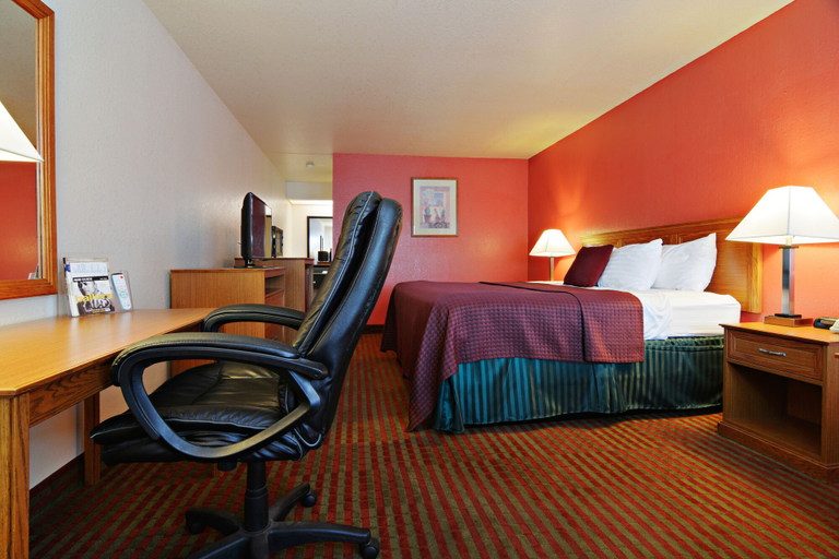 Bedroom 3, Motel 6 Lordsburg, NM, Hidalgo